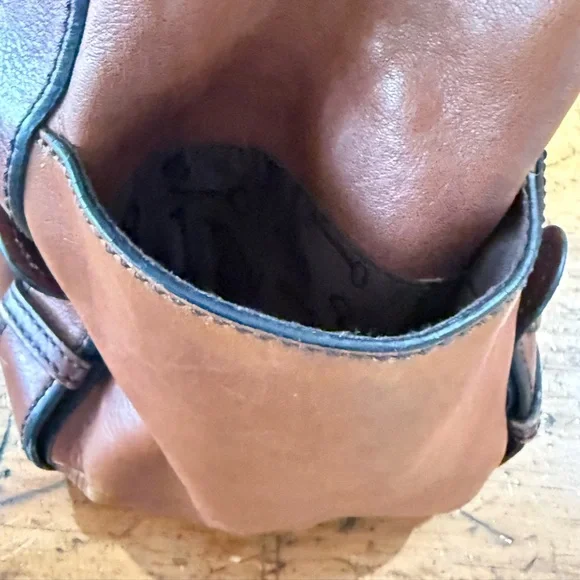 Fossil Vintage Reissue Brown and Tan Leather Shoulder Bag Distressed - Picture 6 of 16